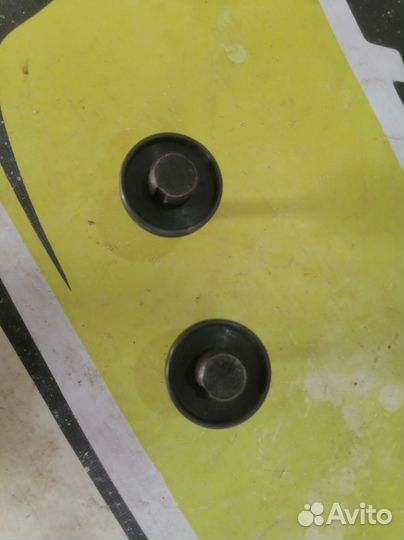 Фиксатор распредвала