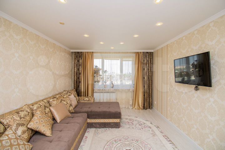 3-к. квартира, 90 м², 12/14 эт.