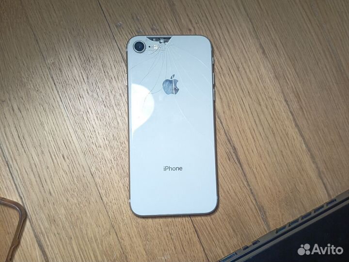 iPhone 8, 64 ГБ