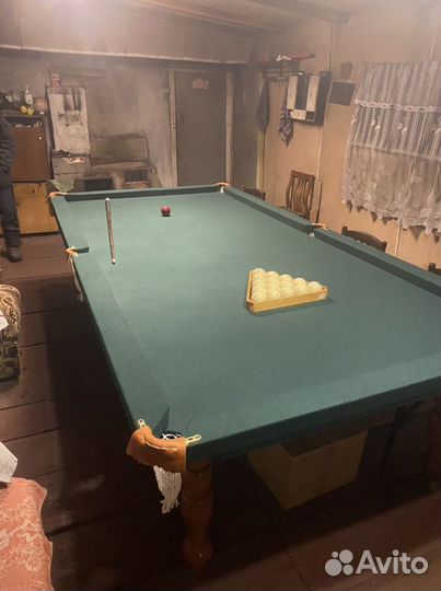 Бильярдный стол