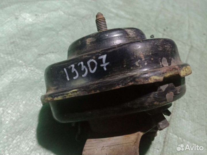 Подушка двигателя передняя Volkswagen Passat B4