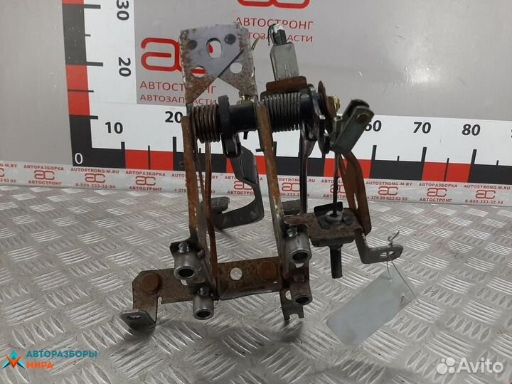 Педаль Mazda Demio DW 1998 DB0243030E