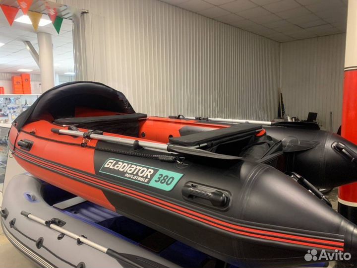 Лодка пвх Gladiator E380S красно/черный