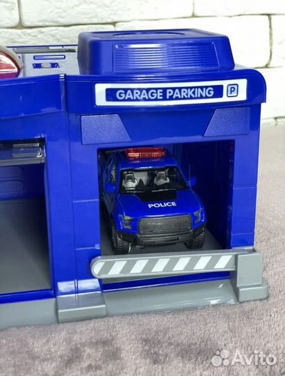 Гараж для машинок полиция