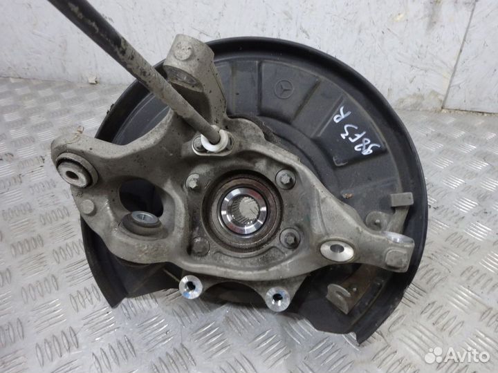 Кулак поворотный задний правый Мерседес 204 212