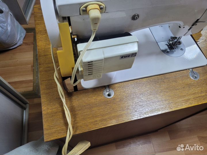 Машинка швейная