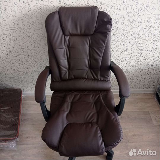 Компьютерное кресло руководителя с массажем коричн
