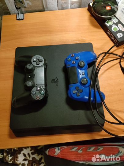 Sony PS4 slim