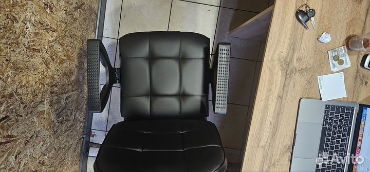 Стул кресло офисный на колесах новые