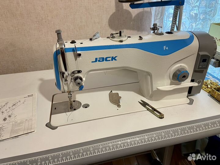Швейная машина Jack f4