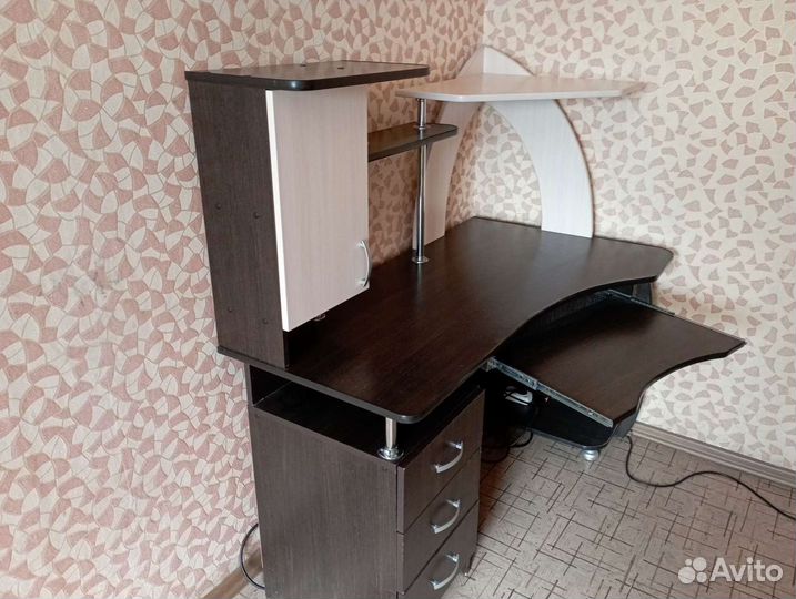 Стол компьютерный угловой