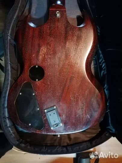 Roland GR-55 и Gibson SG 2014 года USA