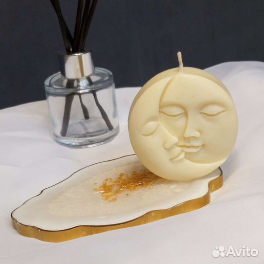 Свеча из натурального воска и вощины