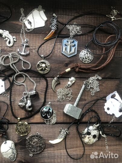 Мужские кулоны, подвески