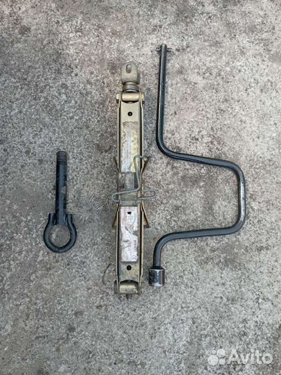 Домкрат Renault Logan 1