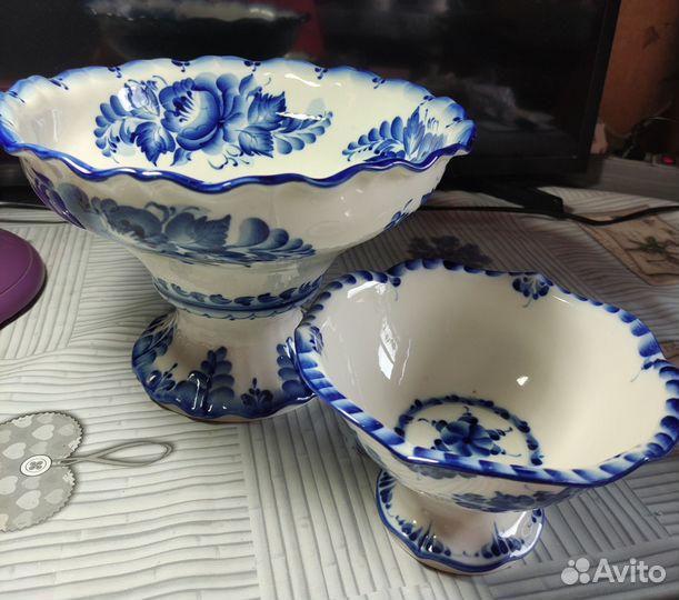 Ваза для фруктов на ножке Гжель