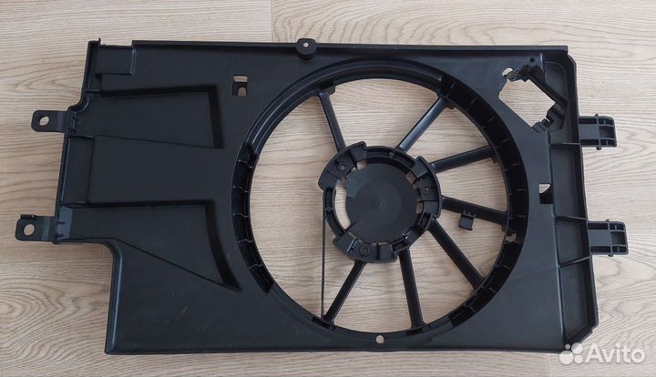 Кожух вентилятора LADA Granta FL