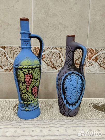 Глиняный кувшин для вина