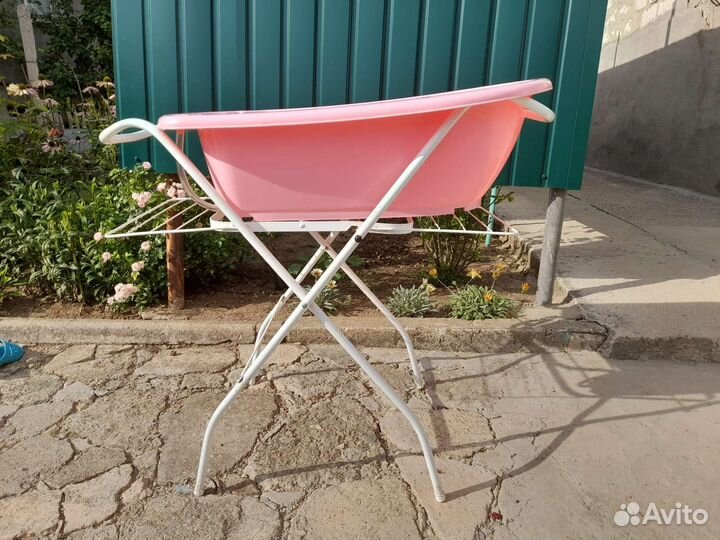 Ванночка детская на подставке