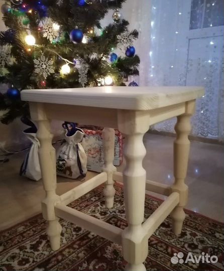 Табуретки деревянные