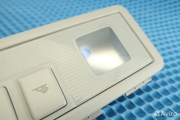 Плафон салонный задний Skoda Superb 3