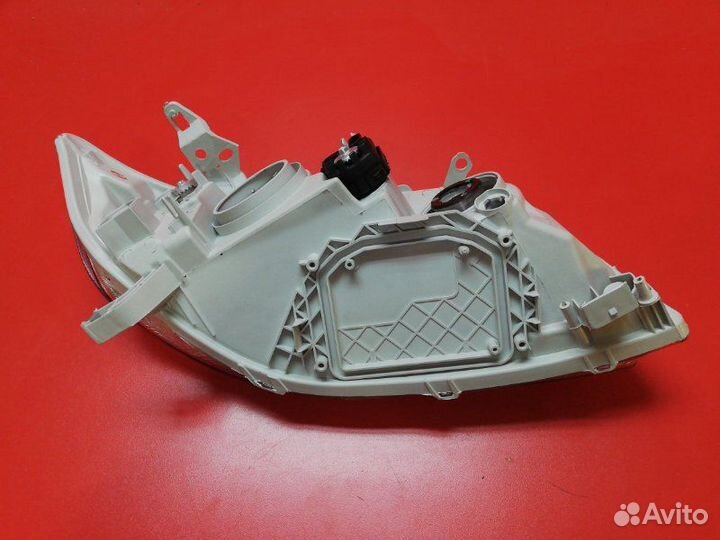 Фара передняя левая Toyota Corolla ZZE121 3ZZ-FE