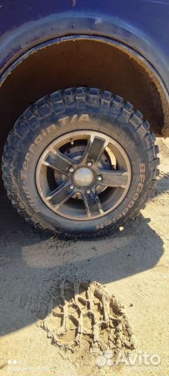 Bfgoodrich Mud-Terrain T/A KM2 215/75 R15 97M