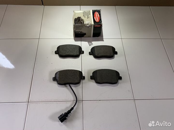 Передние колодки Skoda Fabia Volkswagen Polo 00-10