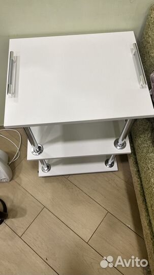 Тележка на колесиках