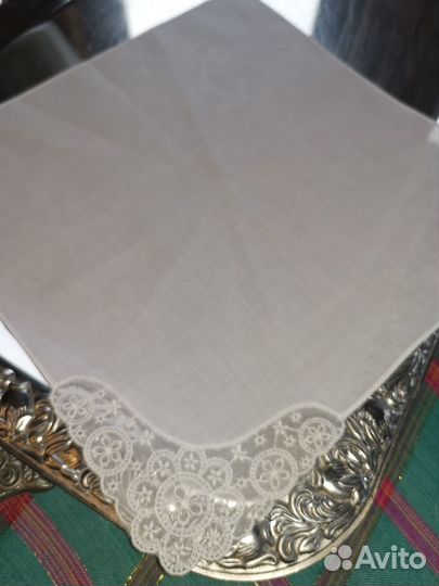 Карманный кружевной платочек