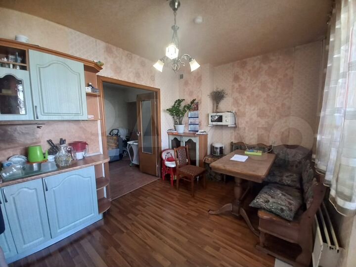 4-к. квартира, 100 м², 6/10 эт.