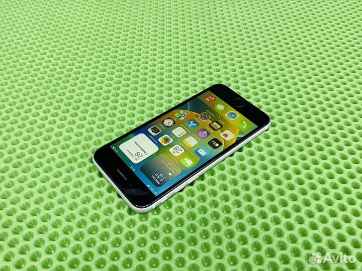 iPhone SE (2020), 64 ГБ