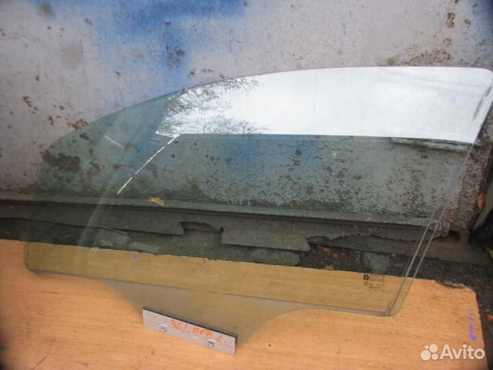 Стекло двери передней левой Opel Corsa D 2006-2015