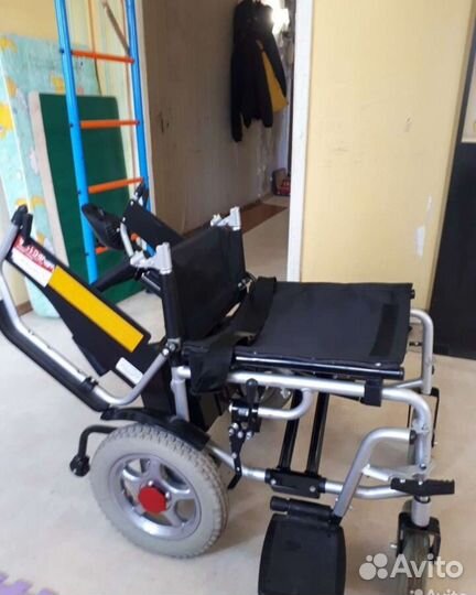 Инвалидная коляска с электроприводом