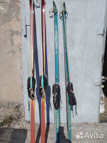 Лыжи деревянные СССР, две пары с ботинками