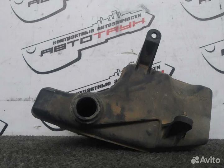 Бачок омывателя toyota chaser cresta mark II GX100