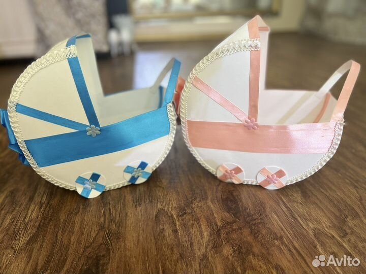 Ползунки и коляски для сбора на мальчика и девочку