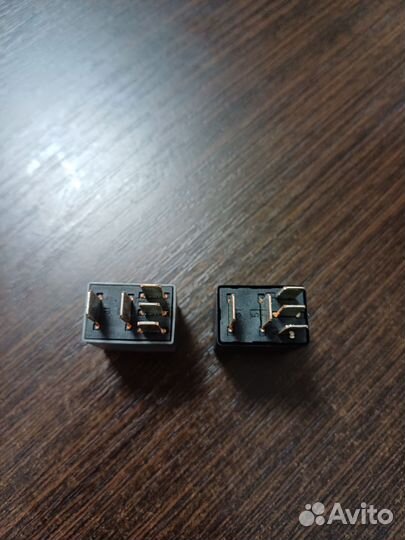 Реле стеклоочистителя Ford focus I