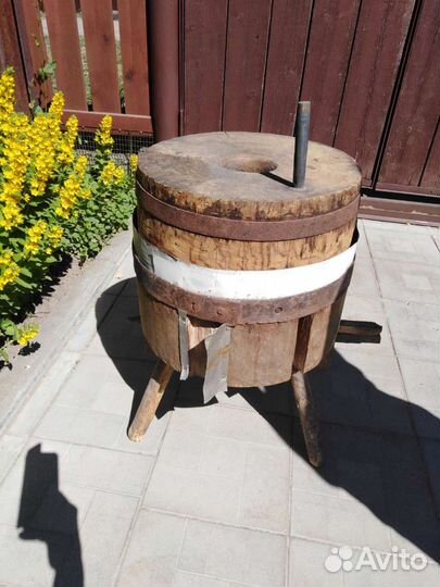 Жернова старинные