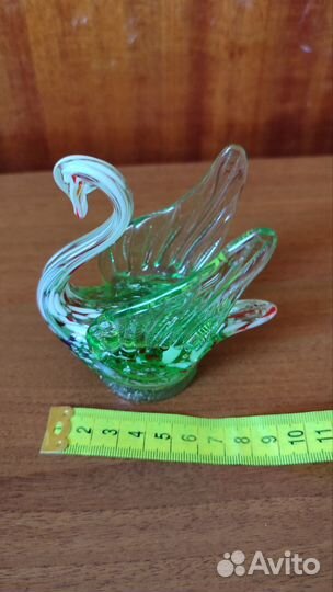 Фигурка из цветного стекла Лебедь