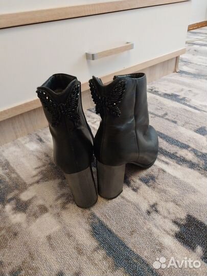 Ботинки женские 39 размер