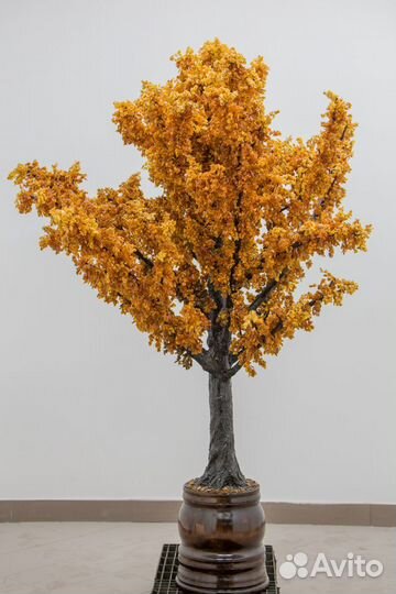 Дерево из янтаря
