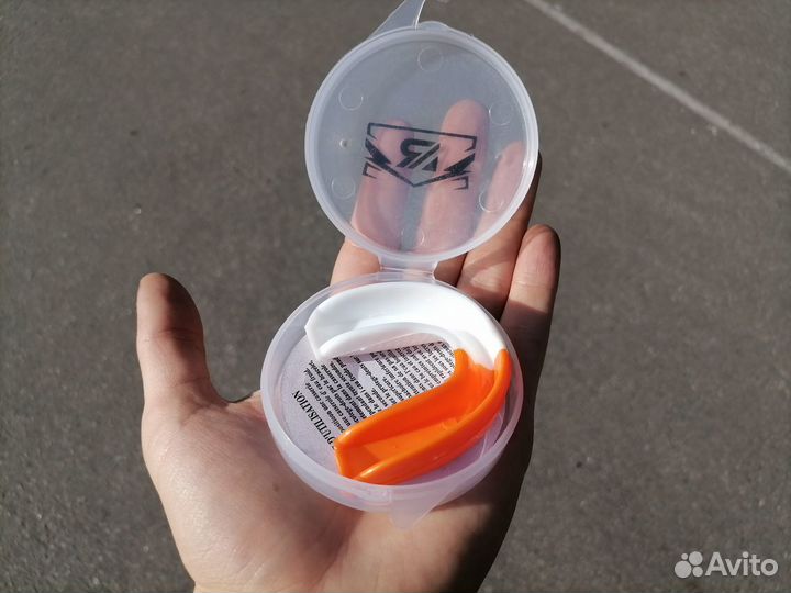 Капа боксёрская цветная