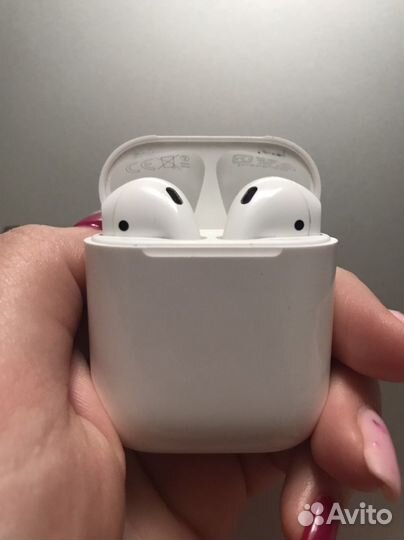 Беспроводные наушники apple airpods 1