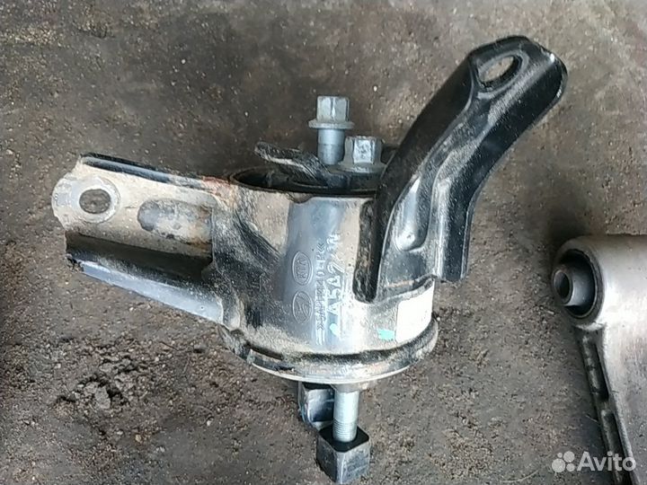 Подушка двигателя kia sportage 2.0 g4na