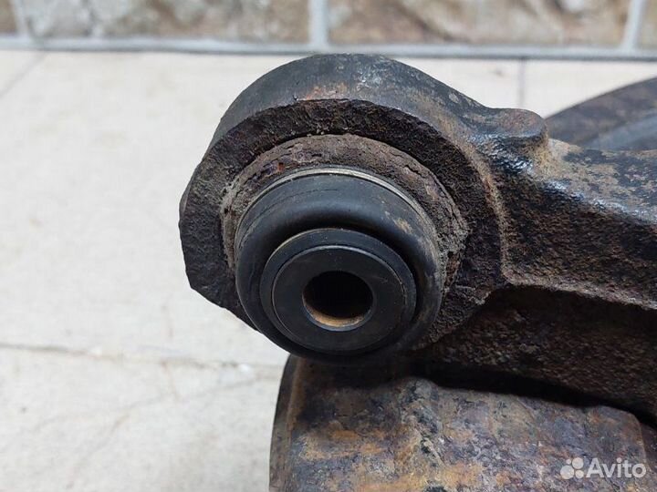 Кулак поворотный задний левый Land Rover Range