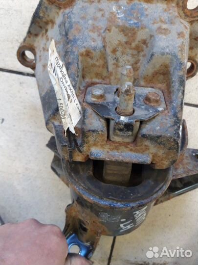 Подушка коробки передач левая Kia Optima 3