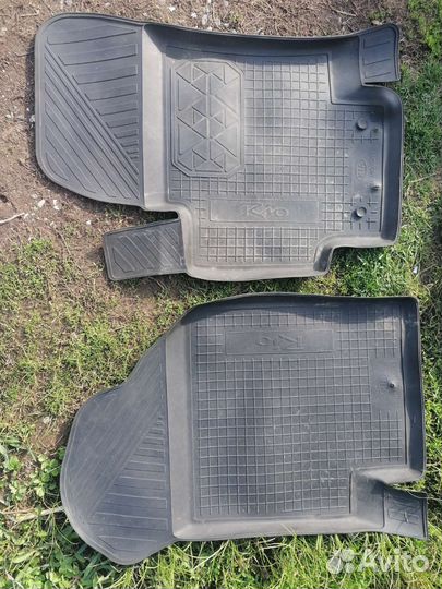 Автомобильные коврики резиновые