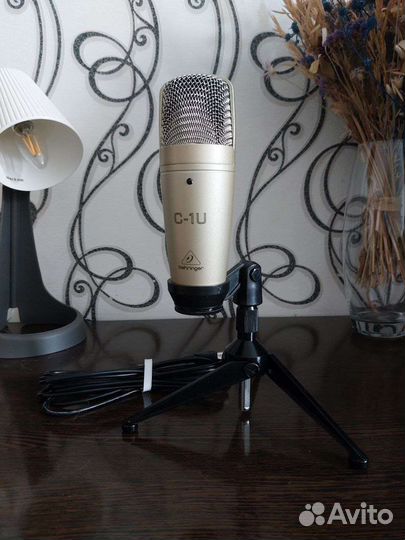 Микрофон студийный Behringer C1U + стойка