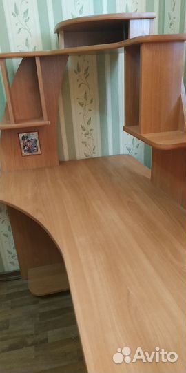 Компьютерный стол